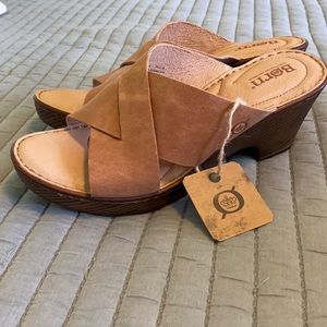 Born Coney brown (cognac) sandals